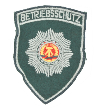 Ärmelabzeichen DDR Betriebsschutz, grün